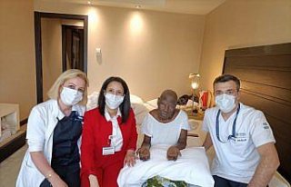 Tedavi için 3 ülke gezen Kongolu hasta şifayı...