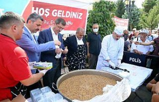 Tokat Belediyesinden 10 bin kişiye aşure ikramı