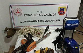 Zonguldak'ta evden hırsızlık yaptıkları iddiasıyla...