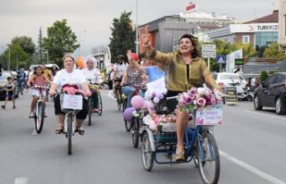 Düzce'de “Süslü Kadınlar Bisiklet Turu“...