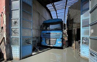 Kaynak yapıldığı sırada tırın yakıt deposunun...