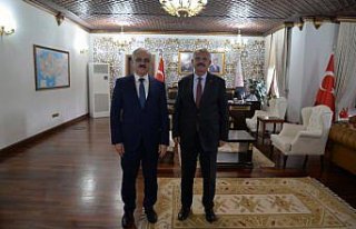 Sağlık Bilimleri Üniversitesi Rektöründen Vali...