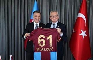 Trabzonspor'dan Kızılyıldız yöneticilerine dostluk...