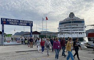 Amasra beşinci kruvaziyer gemisini ağırladı