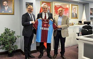 Trabzonspor Kulübü yöneticilerinden, İl Gençlik...