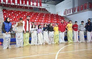 Depremden etkilenen çocuklar korkularını oyunla...