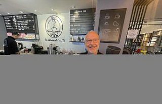 Tek kullanımlık bardaklara karşı kahve atıklarından...