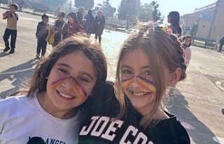 Düzce'de depremin izleri okullardaki etkinlik...