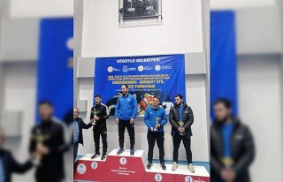 Düzceli güreşçiler Sakarya'daki turnuvada...