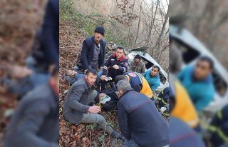 Tokat'ta devrilen otomobildeki 3 kişi yaralandı