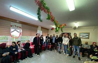 Akçakoca'da üniversite öğrencilerinden yaşlılara...