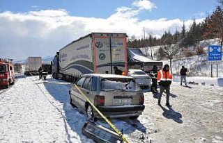 Amasya'da 6 aracın karıştığı kaza yüzünden...