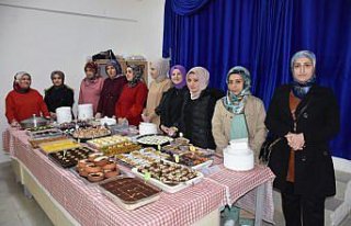 Boyabat'ta depremzedeler yararına kermes düzenlendi