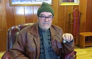 Düğünde torununa takmak için aldığı altını...