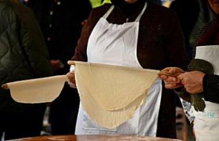 Düzce'de depremzedeler yararına kermes düzenlendi