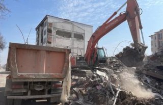 Elbistan'da hayatın normale dönmesi için çalışmalar...