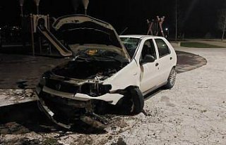 Samsun'da devrilen otomobildeki 2 kişi yaralandı