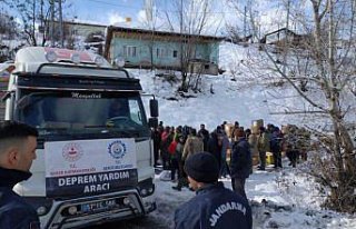 Sinop'un ilçelerinden deprem bölgesine yardımlar...
