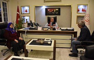 Trabzon'da huzurevi sakinlerinden depremzedelere nakdi...