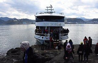 Depremzede aileler Giresun Adası'nı gezdi