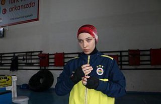 Milli boksör Rabia Topuz, depremin izini yumruklarıyla...