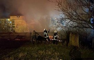 Tokat'ta itfaiye ekipleri yangında 4 kuzuyu kurtardı