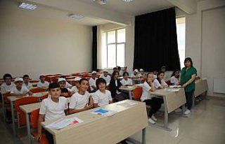 Tokat'ta 30 ortaokul öğrencisi çocuk üniversitesinde...