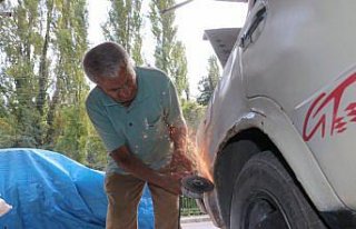 73 yaşındaki kaportacı sağlığı el verdikçe...