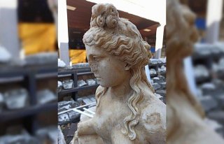 Amasra'da tarihi Bedesten'de yapılan kazılarda...