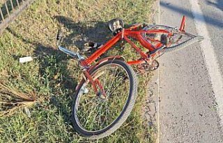 Bafra'da otomobilin çarptığı bisiklet sürücüsü...