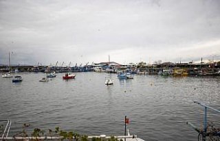 Fırtınanın vurduğu Karadeniz Ereğli'de balıkçılar,...