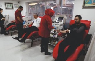 Sam­sun'da Türk Kı­zı­la­ya kan ba­ğı­şı...