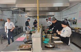 Yeniçağa'da genç şefler yemek yarışmasında...