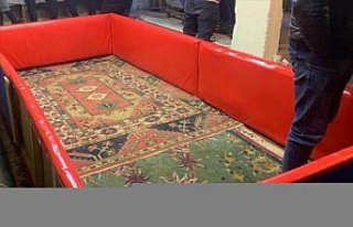 Hayvanları koruma derneği lokalinde horoz dövüştüren...