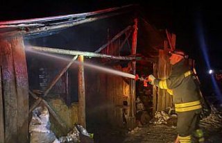 Mudurnu'da odunlukta çıkan yangın söndürüldü