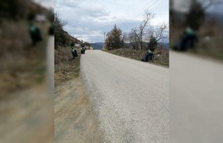 Almus'ta çevre temizliği yapıldı