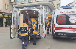 Bafra'da motosikletin çarptığı 2 kişi yaralandı