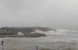 Düzce'de kuvvetli rüzgar nedeniyle dalga boyu...