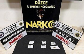Düzce'de uyuşturucu operasyonunda yakalanan...