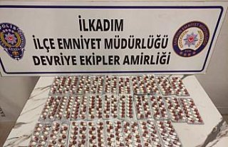 Samsun'da araçtan atılan poşette sentetik...