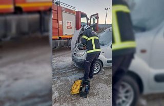 Tokat'ta otomobilde çıkan yangın hasara yol...