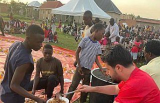 Amasya'daki İyilik Hareketi Derneği Uganda'da...