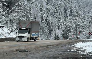 Karabük'ün yüksek kesimlerine kar yağdı