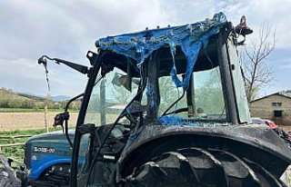 Bolu'da çıkan yangında 2 samanlık ile ahır...