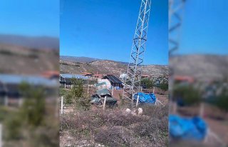 Çorum'da geceyi kaza yaptığı otomobilinde...