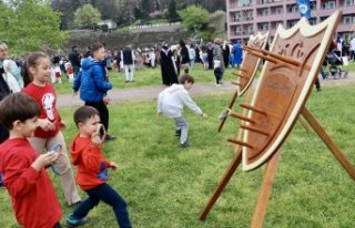 Trabzon'da 2 bin çocuk oyun şenliğinde bir...