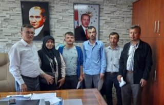 Vezirköprü'nün tek kadın muhtarı Ak, mazbatasını...