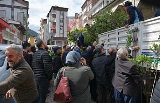 Çaykara'da vatandaşlara 5 bin meyve fidanı...