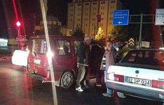 Çorum'da hafif ticari araç ile otomobil çarpıştı,...