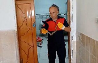 Çorum'da Kur'an kursu binasına giren yılan...